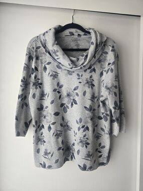 "Croft & Barrow Gray Floral Cowl Neck Sweater- Size Petite XXL
